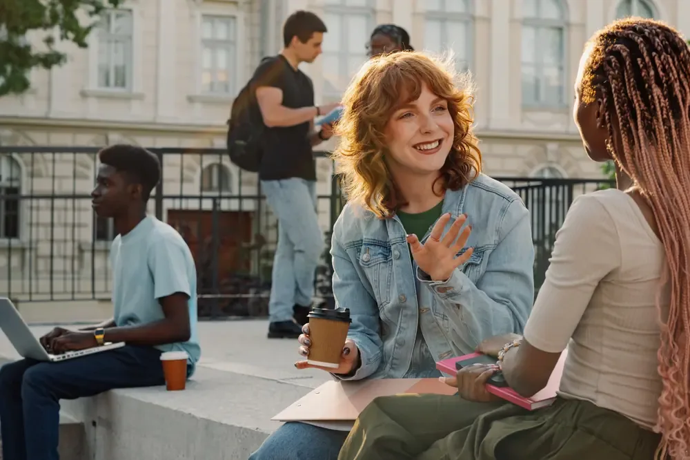 Campus courtyard at SRH Berlin